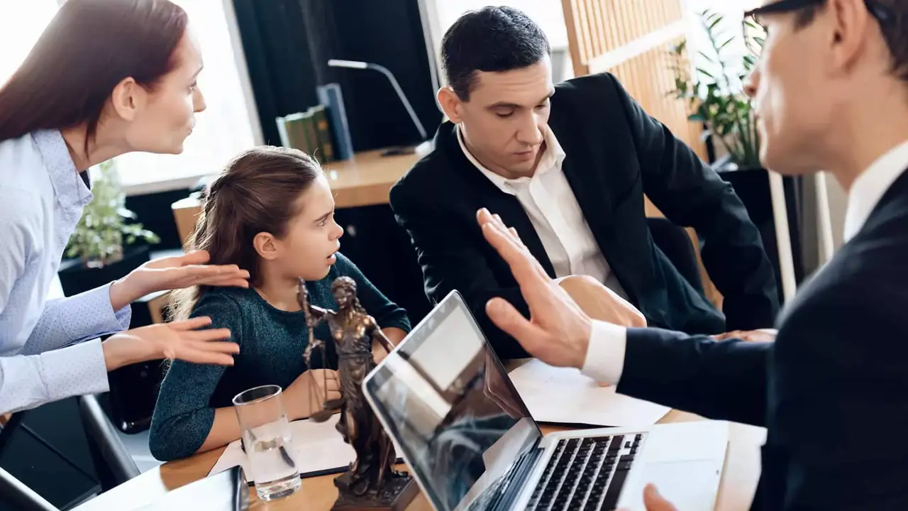 چه شرایطی باعث سلب حضانت فرزند میشود؟