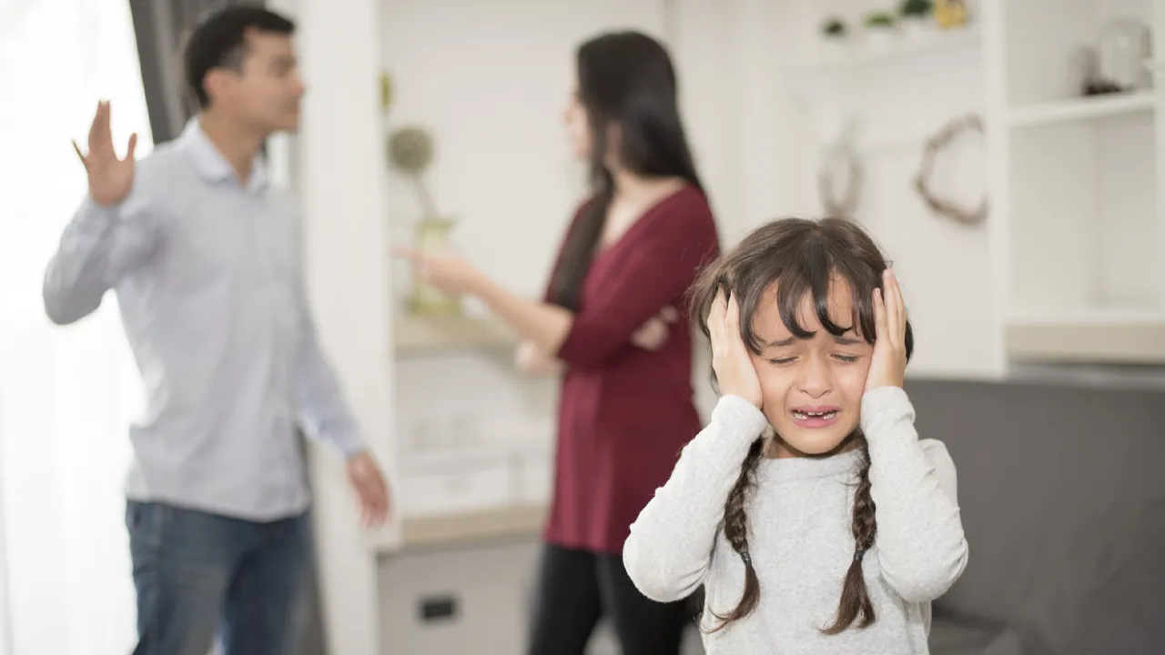 حضانت فرزند در قانون مدنی ایران؛ شرایط، حقوق و تکالیف والدین